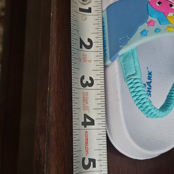 plush baby shark puppet sings baby shark song size 3 baby shark sandals. - Picture 5 of 10